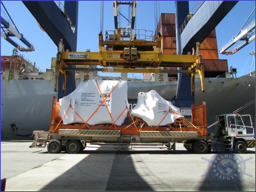 Gear Box Flat Rack Hydraulic Unit + Gearbox Loaded into a Flat Rack Container in Santos ...